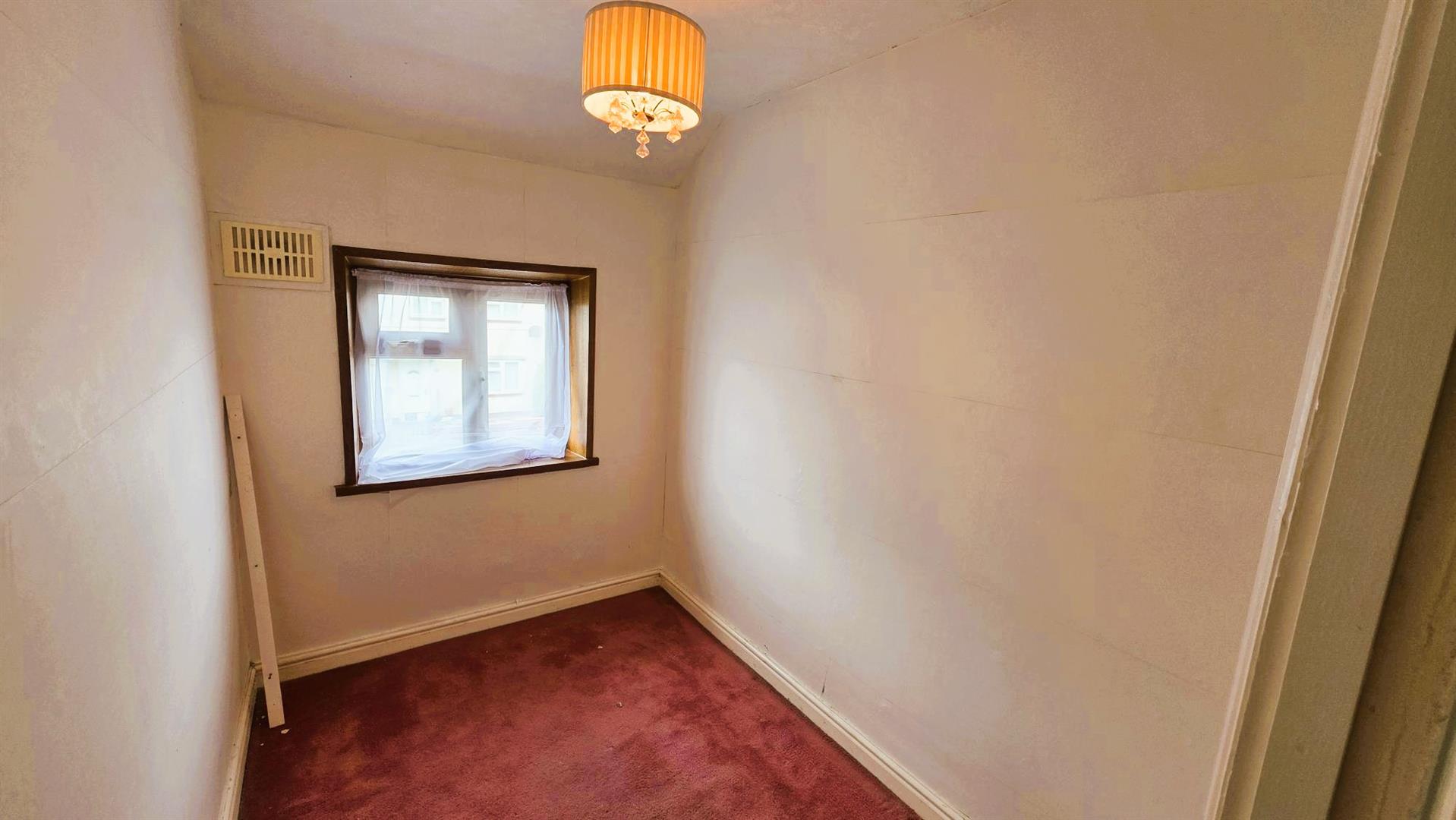 Bond Avenue, Llanelli, SA15 1RG